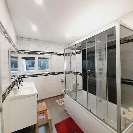 De 20m2 Chez Les Habitants Pansiyon *