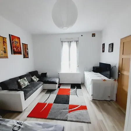 De 20m2 Chez Les Habitants Homestay szállás